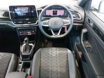 Used Volkswagen T-Roc 2024 for sale - 74309280: Photo