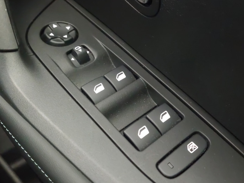 Used Peugeot 2008 2023 for sale - 77466820: Photo 15