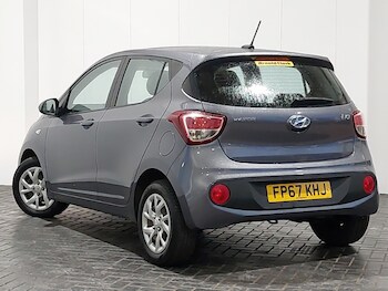 Used Hyundai i10 2017 for sale - 76465240: Photo