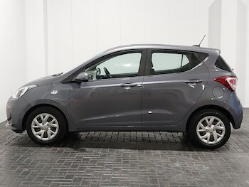 Used Hyundai i10 2017 for sale - 76465240: Photo