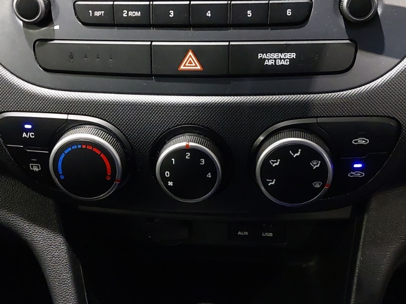 Used Hyundai i10 2017 for sale - 76365615: Photo 11