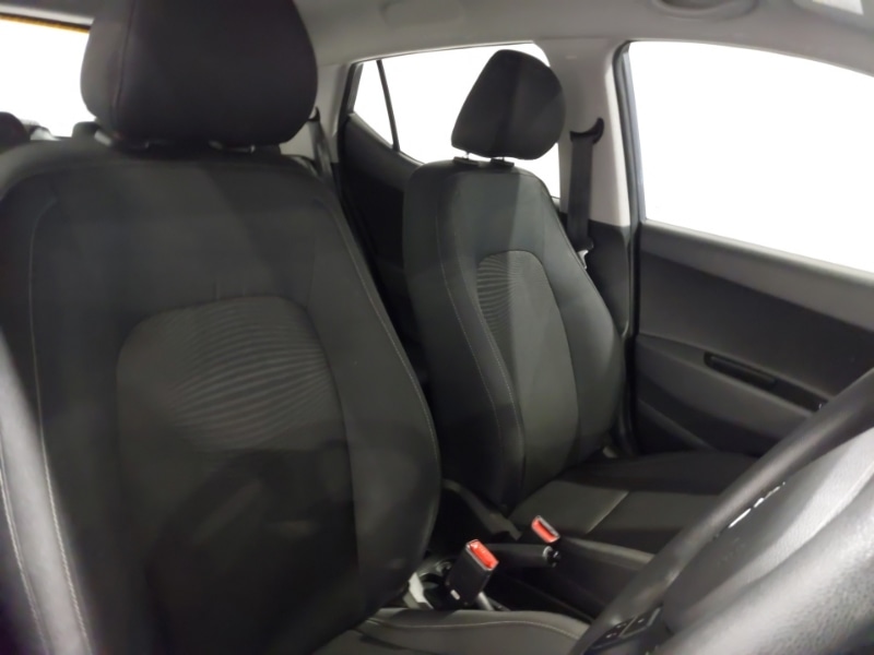 Used Hyundai i10 2017 for sale - 76365615: Photo 12
