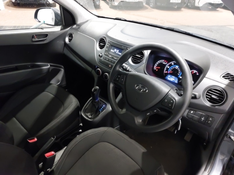 Used Hyundai i10 2017 for sale - 76365615: Photo 13