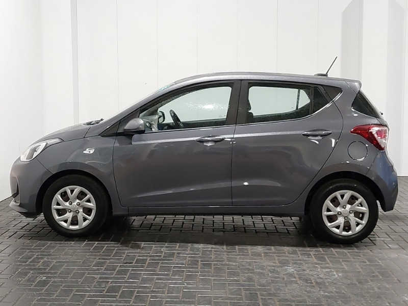 Used Hyundai i10 2017 for sale - 76365615: Photo 4
