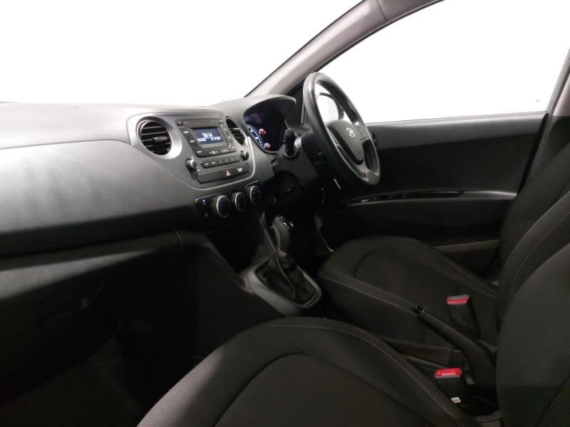 Used Hyundai i10 2017 for sale - 76365615: Photo 5