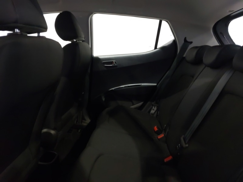 Used Hyundai i10 2017 for sale - 76365615: Photo 6