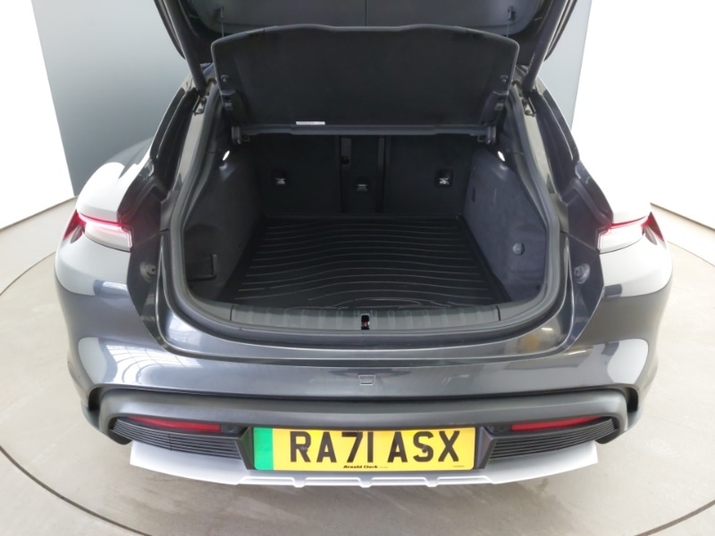 Used Porsche Taycan 2021 for sale - 77652213: Photo 8