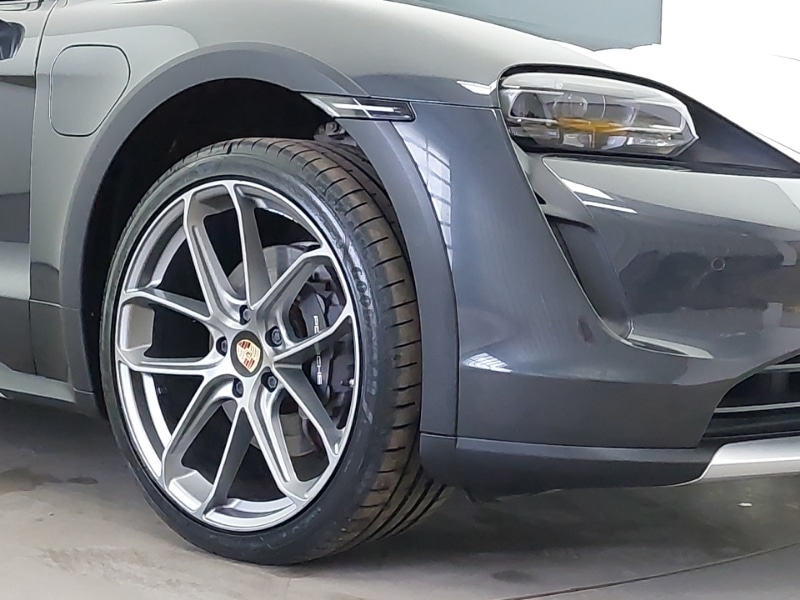 Used Porsche Taycan 2021 for sale - 77652213: Photo 9