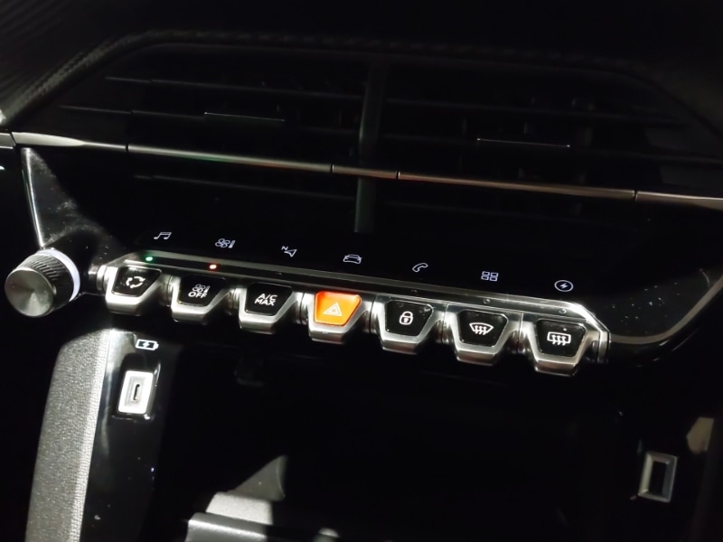 Used Peugeot 2008 2022 for sale - 76639456: Photo 18