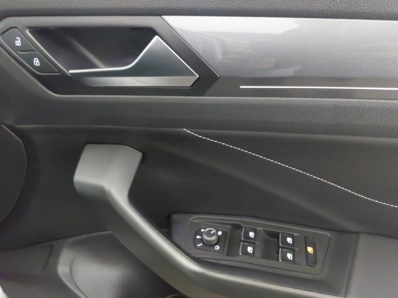 Used Volkswagen T-Roc 2023 for sale - 77304382: Photo 19