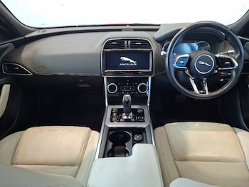 Used Jaguar XE 2019 for sale - 78994868: Photo