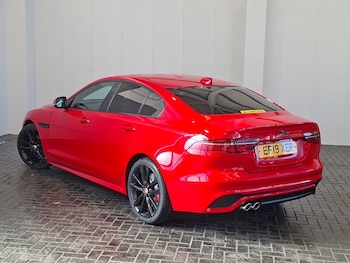 Used Jaguar XE 2019 for sale - 78994868: Photo