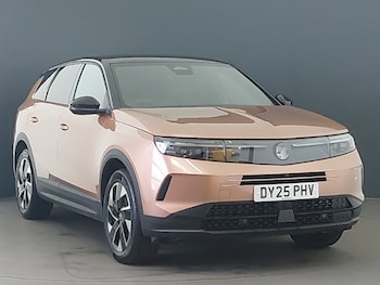 2025 - 1.2 Hybrid [136] Ultimate 5dr e-DCT6 [Pan Roof]