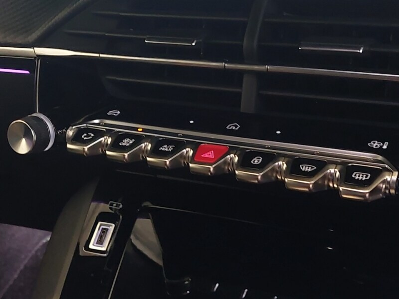 Used Peugeot 2008 2024 for sale - 76478803: Photo 17