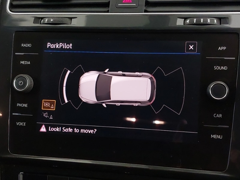 Used Volkswagen Golf 2017 for sale - 77999424: Photo 10