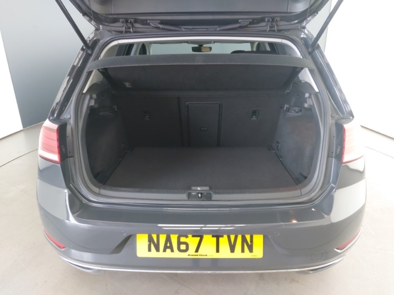 Used Volkswagen Golf 2017 for sale - 77999424: Photo 8