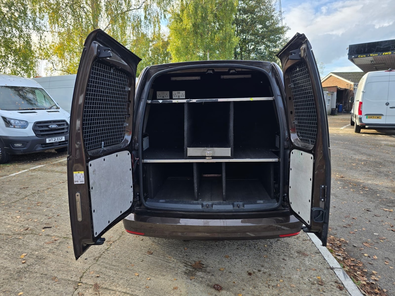 Used Volkswagen Caddy Maxi 2017 for sale - 76437332: Photo 13