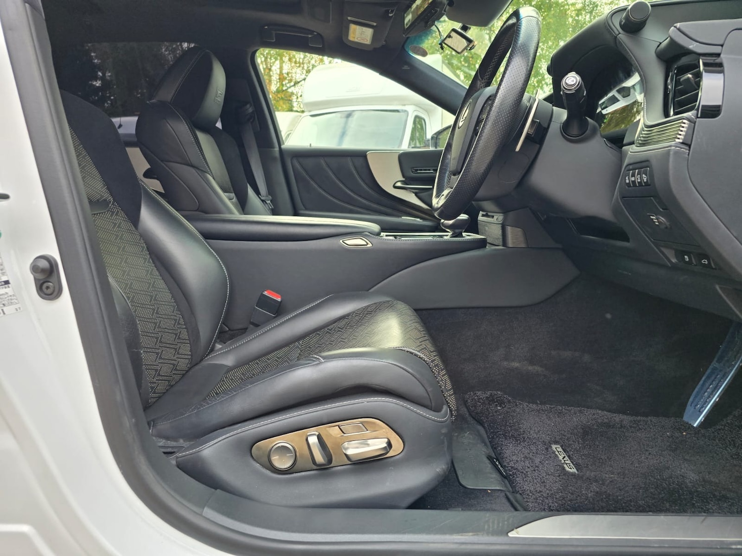 Used Lexus LS 2018 for sale - 76302478: Photo 23