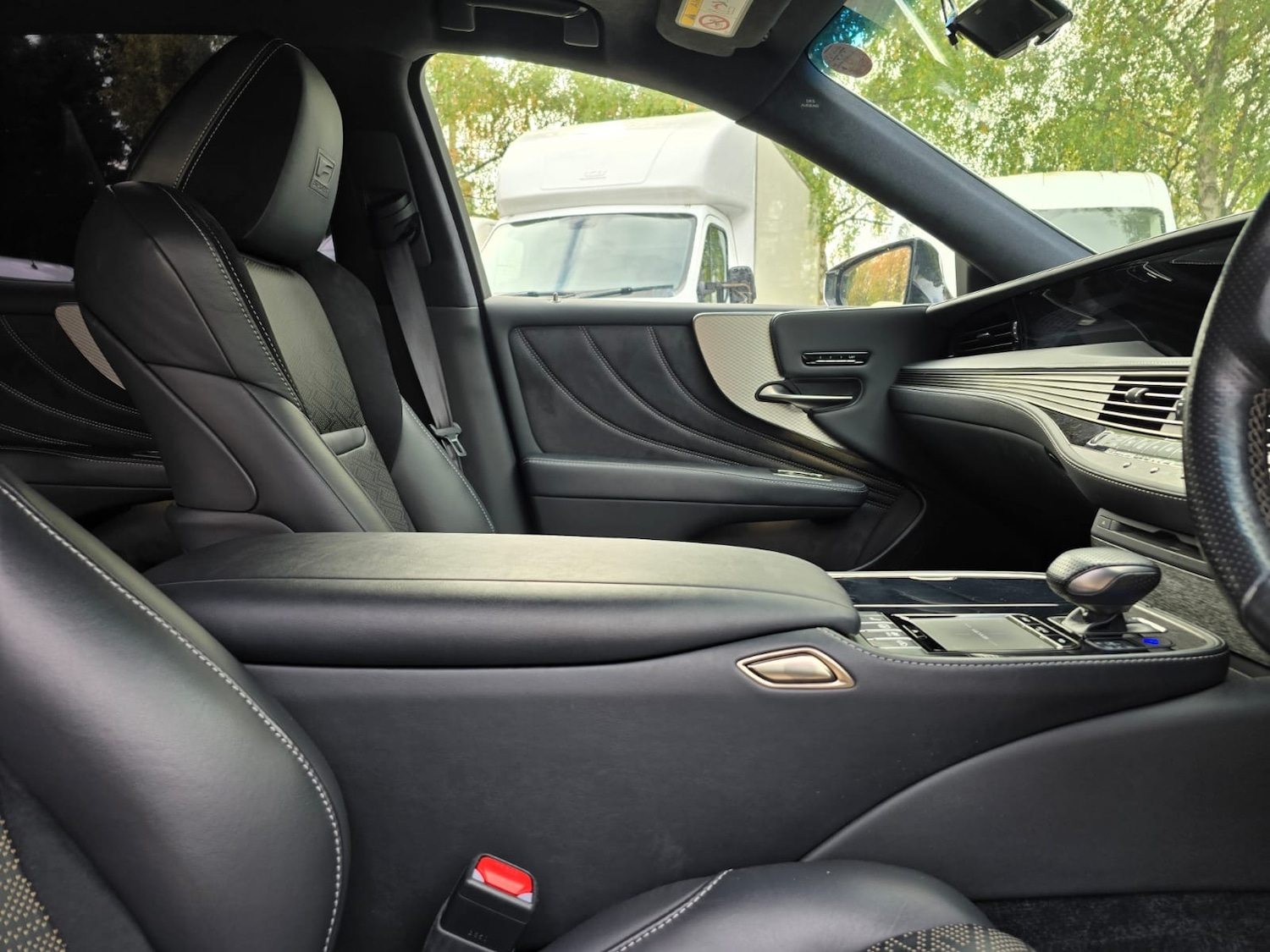 Used Lexus LS 2018 for sale - 76302478: Photo 24