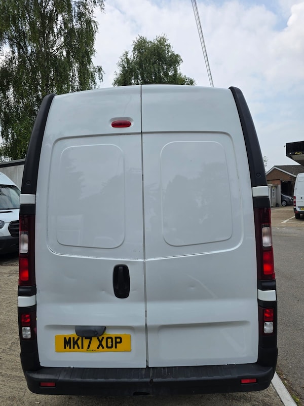 Used Vauxhall Vivaro 2017 for sale - 74941703: Photo 10