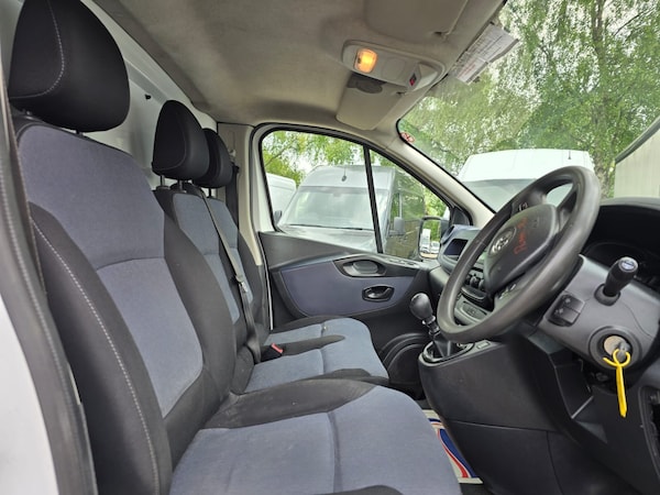 Used Vauxhall Vivaro 2017 for sale - 74941703: Photo 12