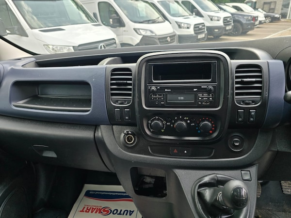 Used Vauxhall Vivaro 2017 for sale - 74941703: Photo 13
