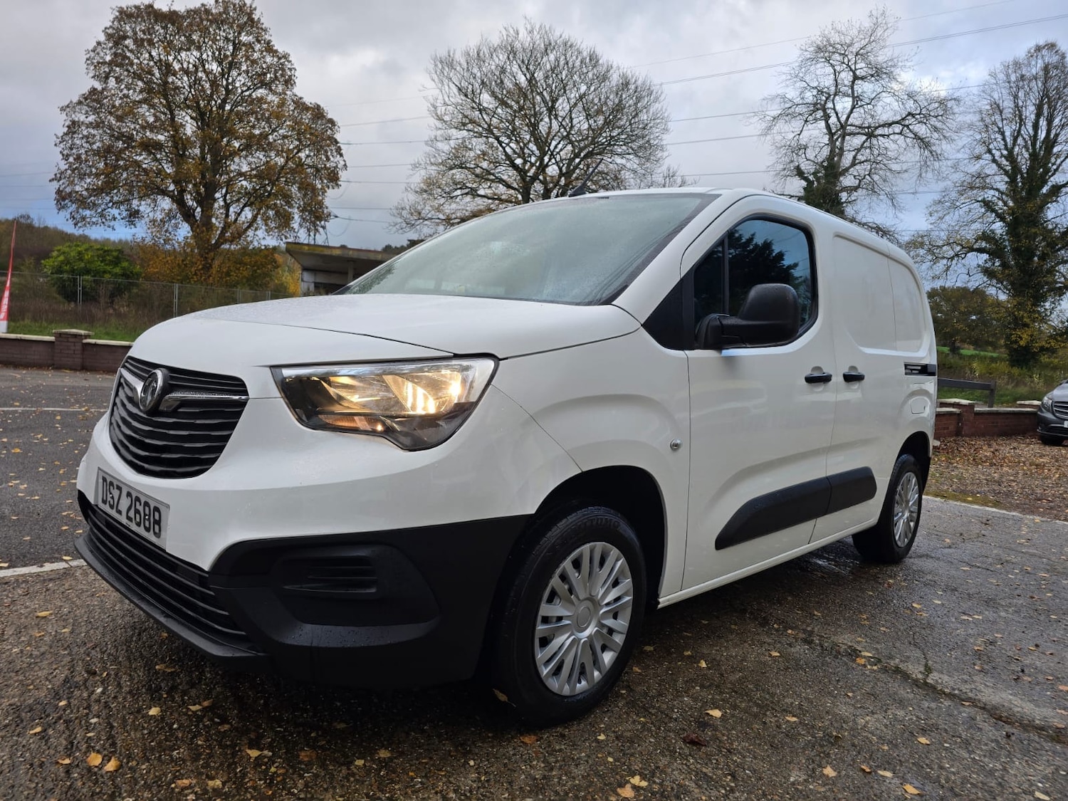 Used Vauxhall Combo 2019 for sale - 76437681: Photo 2