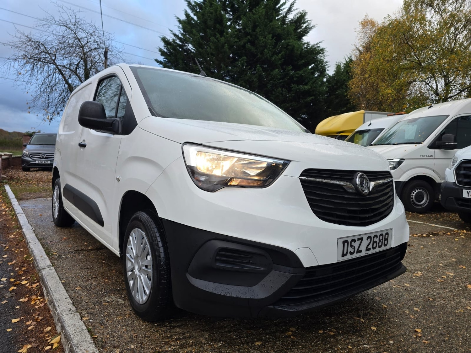 Used Vauxhall Combo 2019 for sale - 76437681: Photo 3