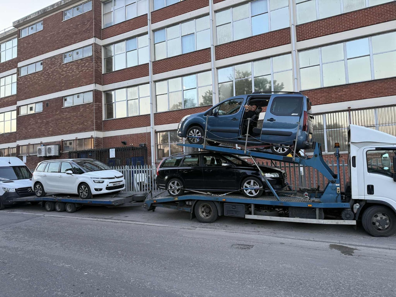 Used Isuzu Forward 2017 for sale - 76437962: Photo 39