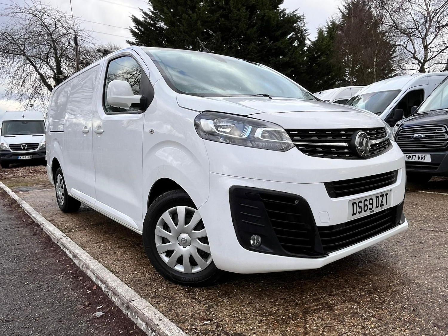 Used Vauxhall Vivaro 2019 for sale - 77274152: Photo 3