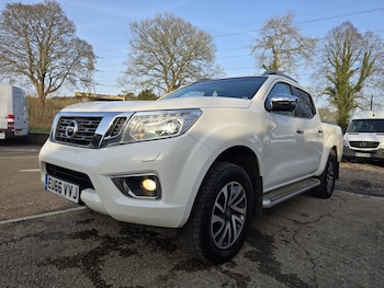 Used Nissan Navara 2016 for sale - 77689568: Photo