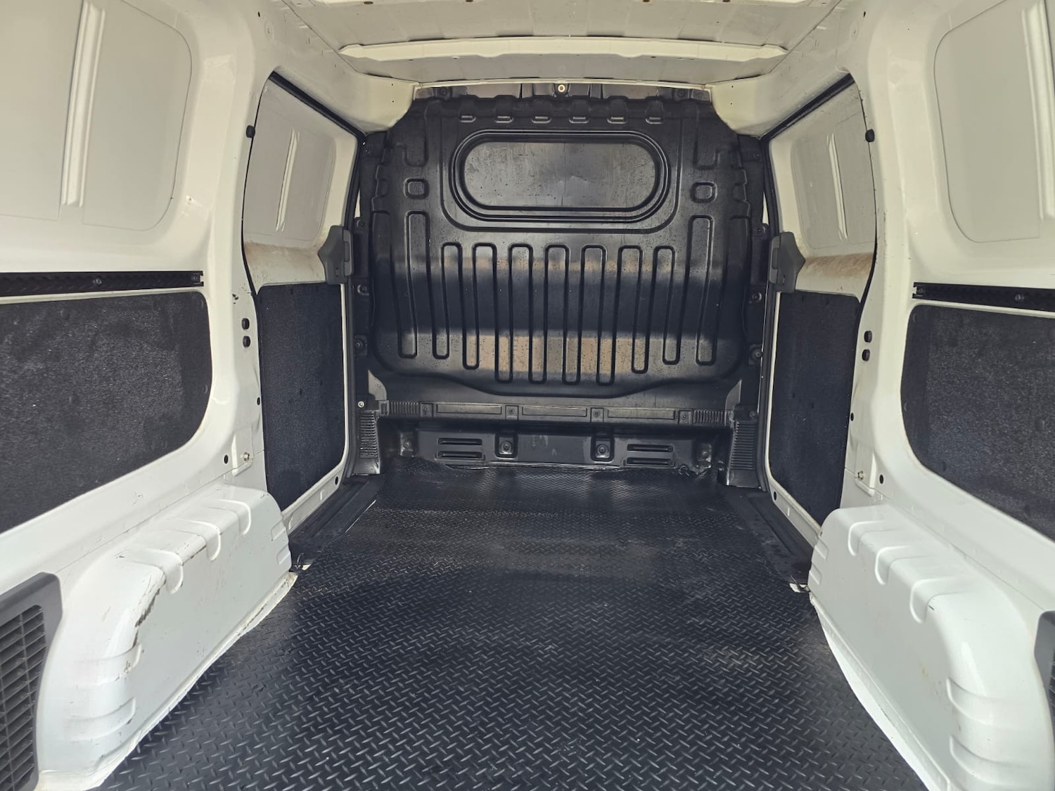 Used Nissan e-NV200 2021 for sale - 76255100: Photo 11