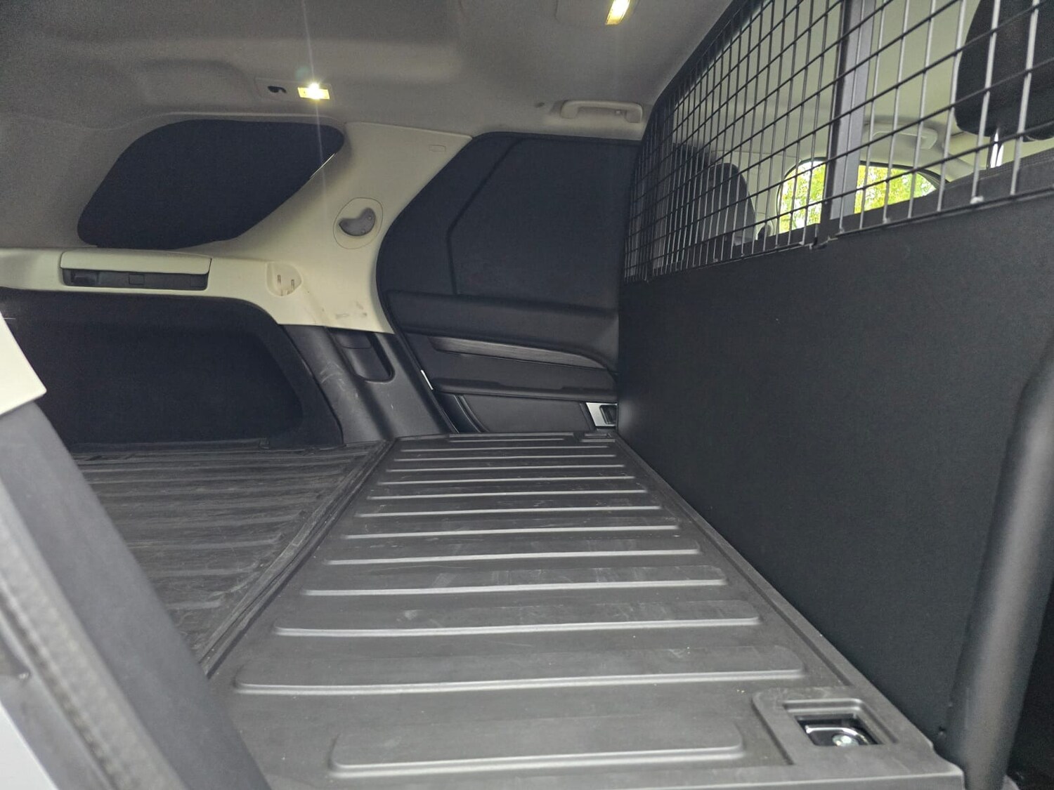 Used Land Rover Discovery 2019 for sale - 76556748: Photo 17