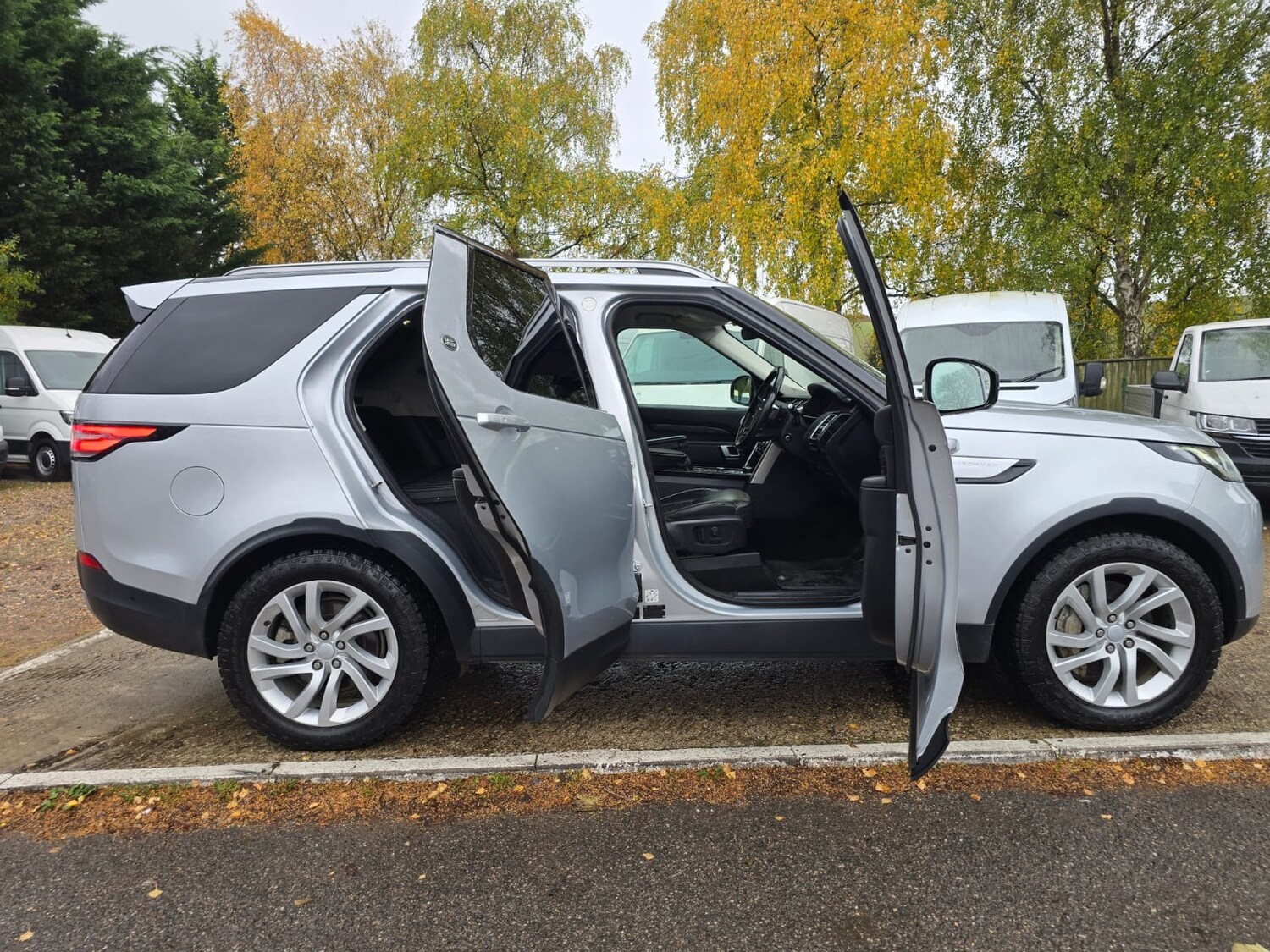 Used Land Rover Discovery 2019 for sale - 76556748: Photo 3