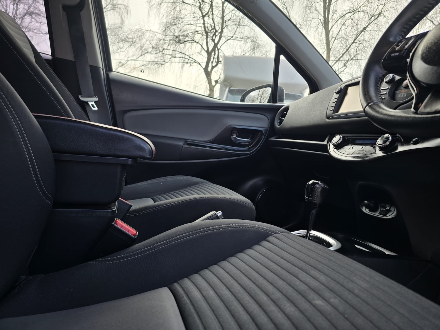 Used Toyota Yaris 2017 for sale - 77762988: Photo 21