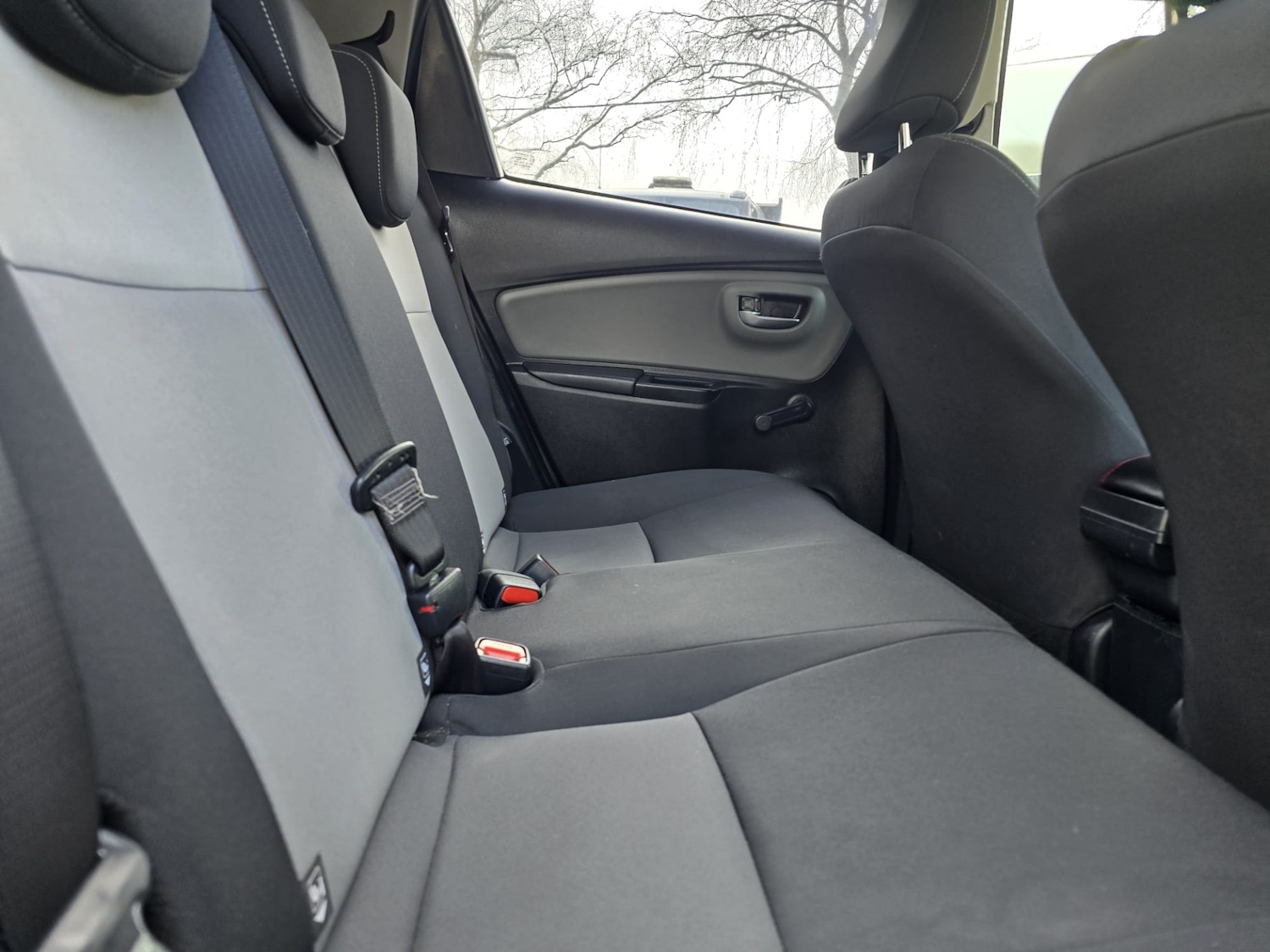 Used Toyota Yaris 2017 for sale - 77762988: Photo 23