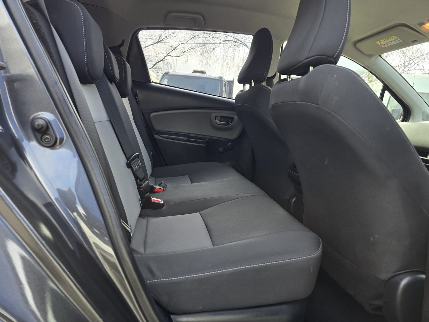 Used Toyota Yaris 2017 for sale - 77762988: Photo 24