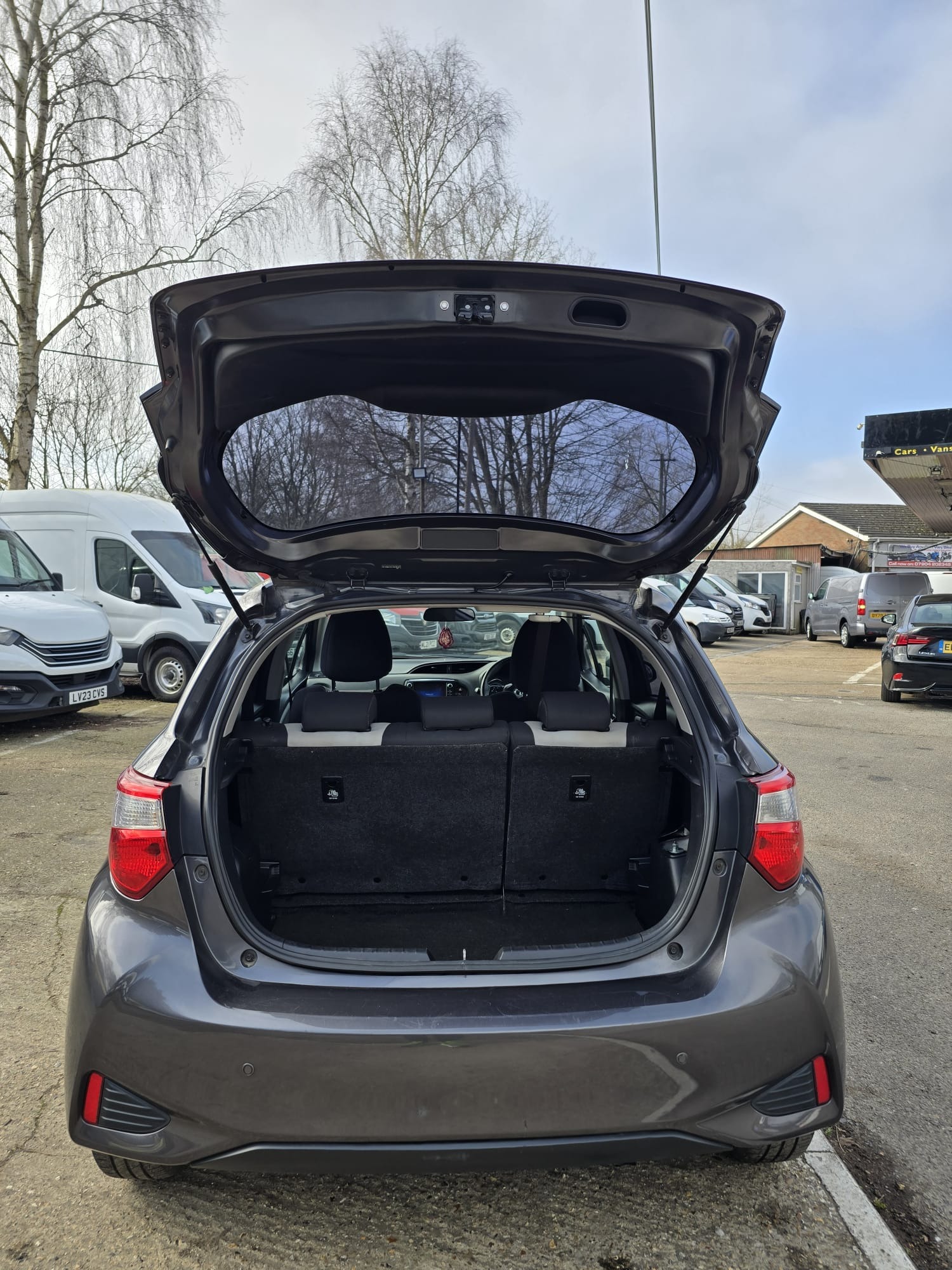 Used Toyota Yaris 2017 for sale - 77762988: Photo 26