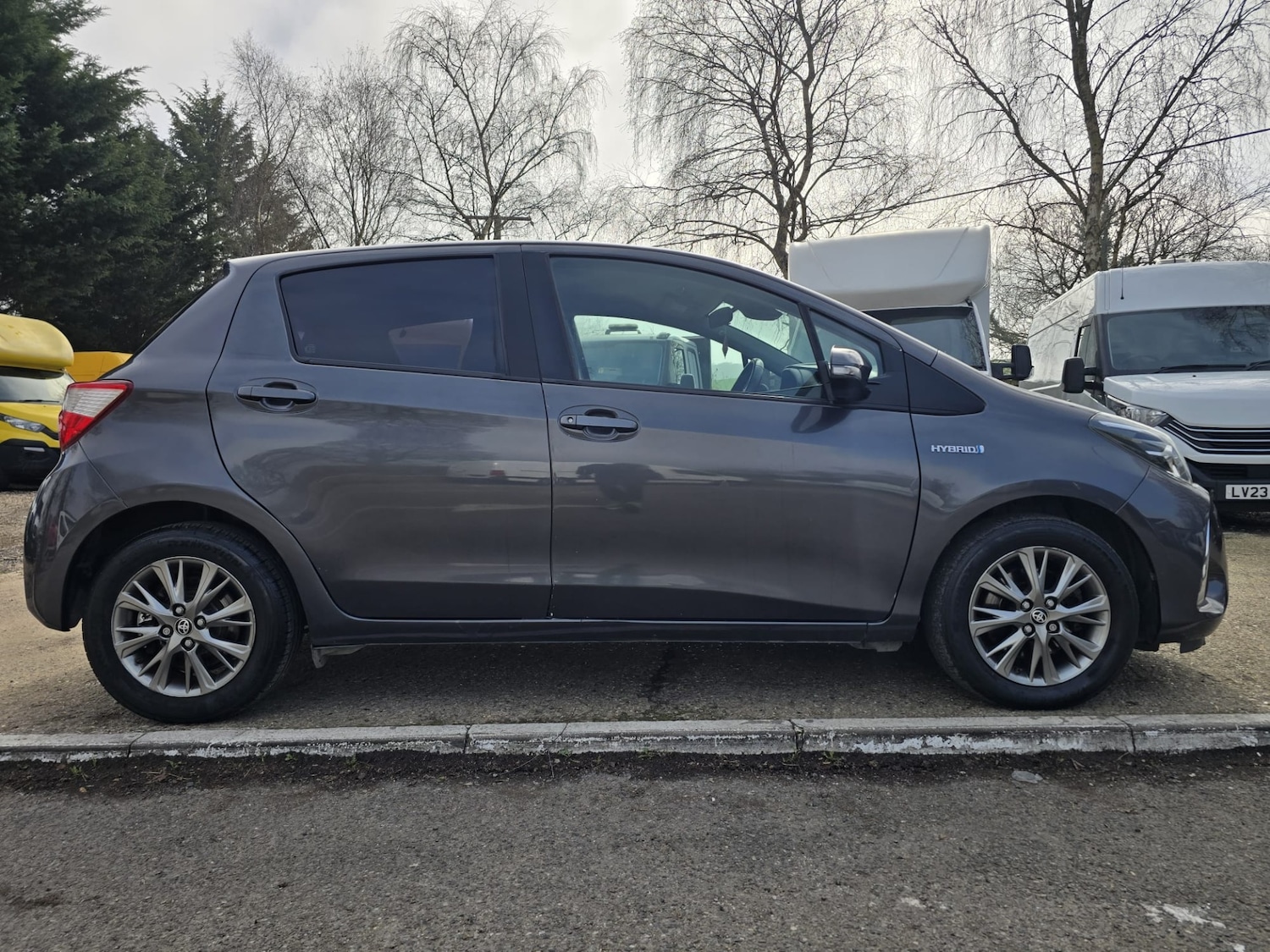 Used Toyota Yaris 2017 for sale - 77762988: Photo 6