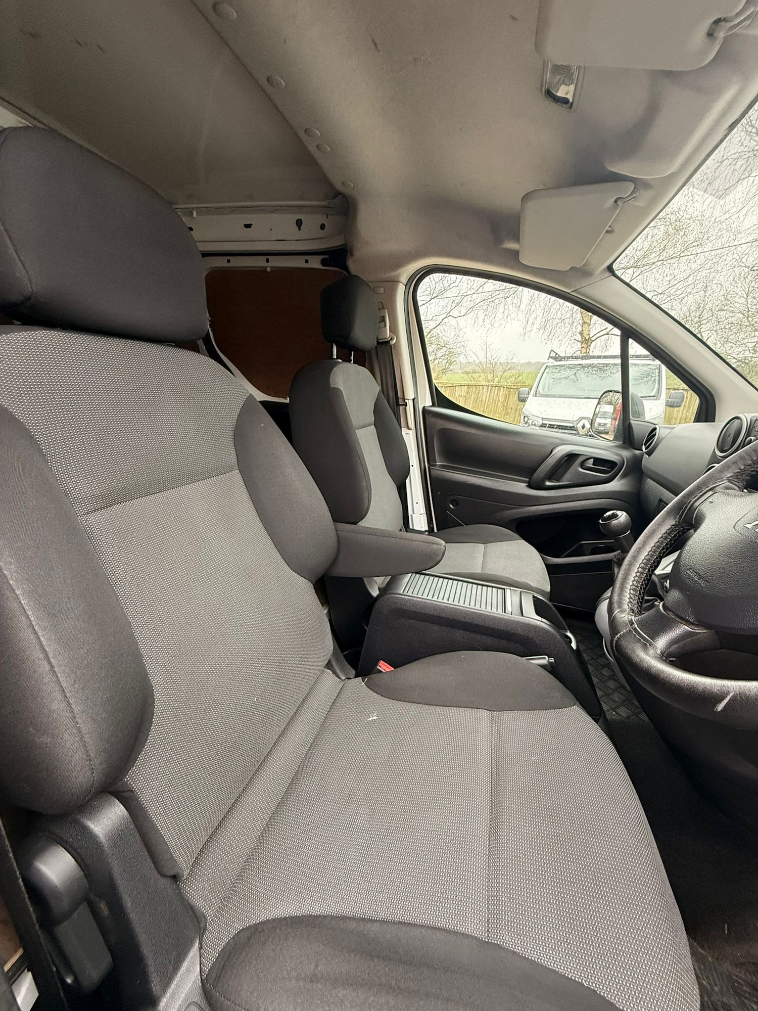 Used Peugeot Partner 2017 for sale - 78149903: Photo 16