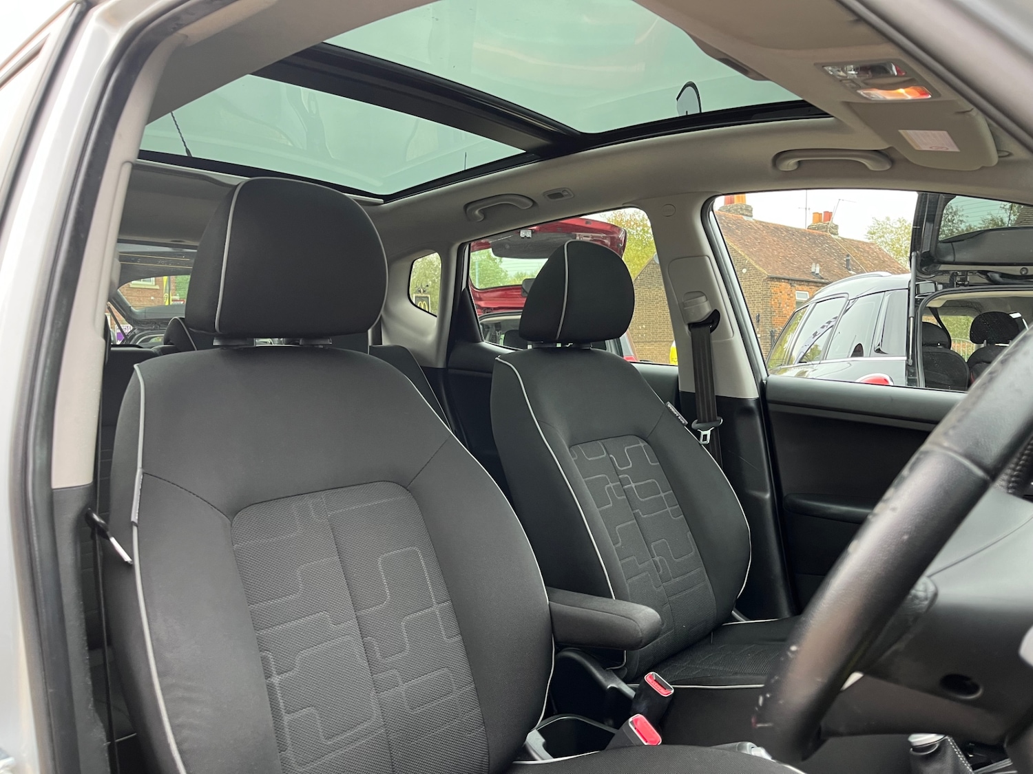 Used Kia Venga 2011 for sale - 76181637: Photo 17