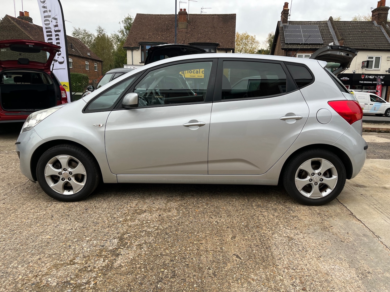 Used Kia Venga 2011 for sale - 76181637: Photo 7