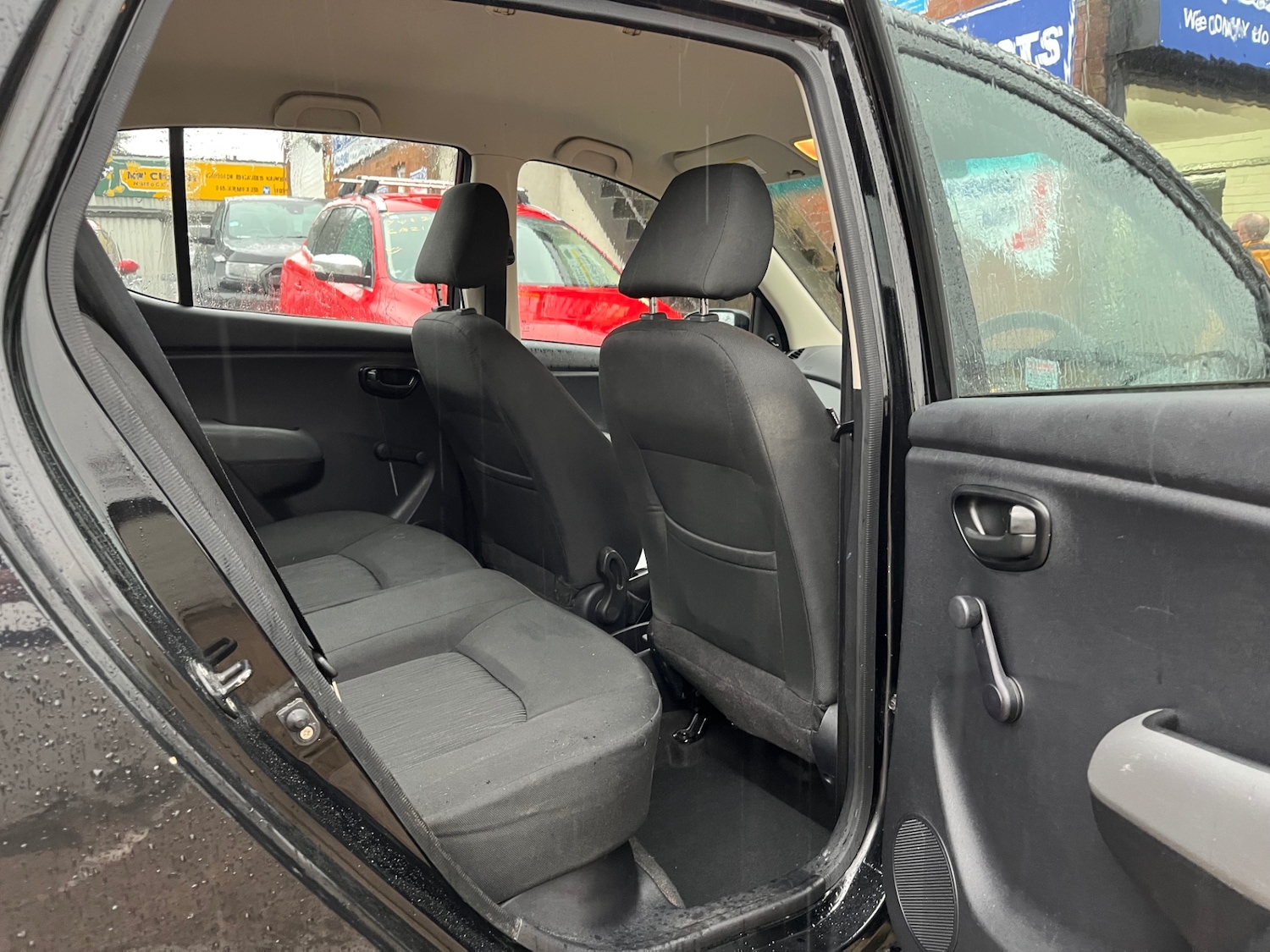 Used Hyundai i10 2011 for sale - 76588898: Photo 12