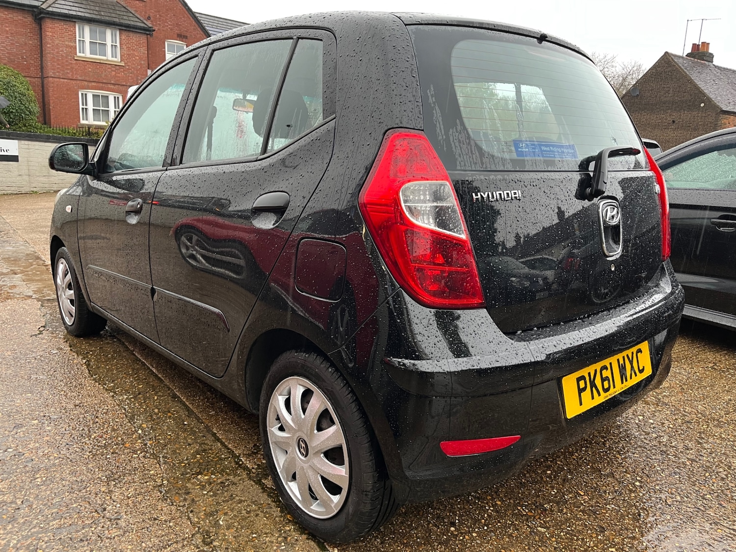 Used Hyundai i10 2011 for sale - 76588898: Photo 4