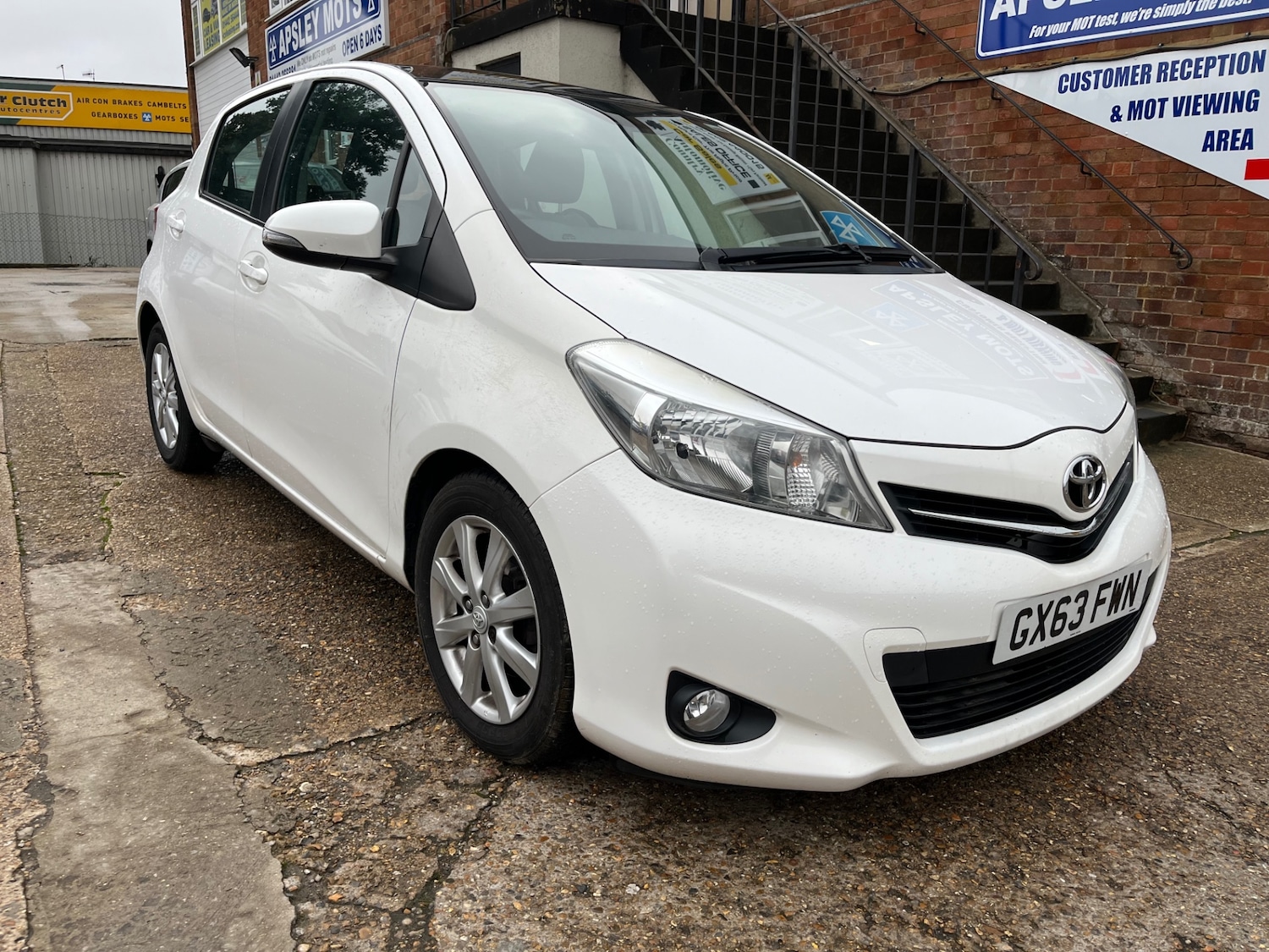 Used Toyota Yaris 2013 for sale - 76589741: Photo 1