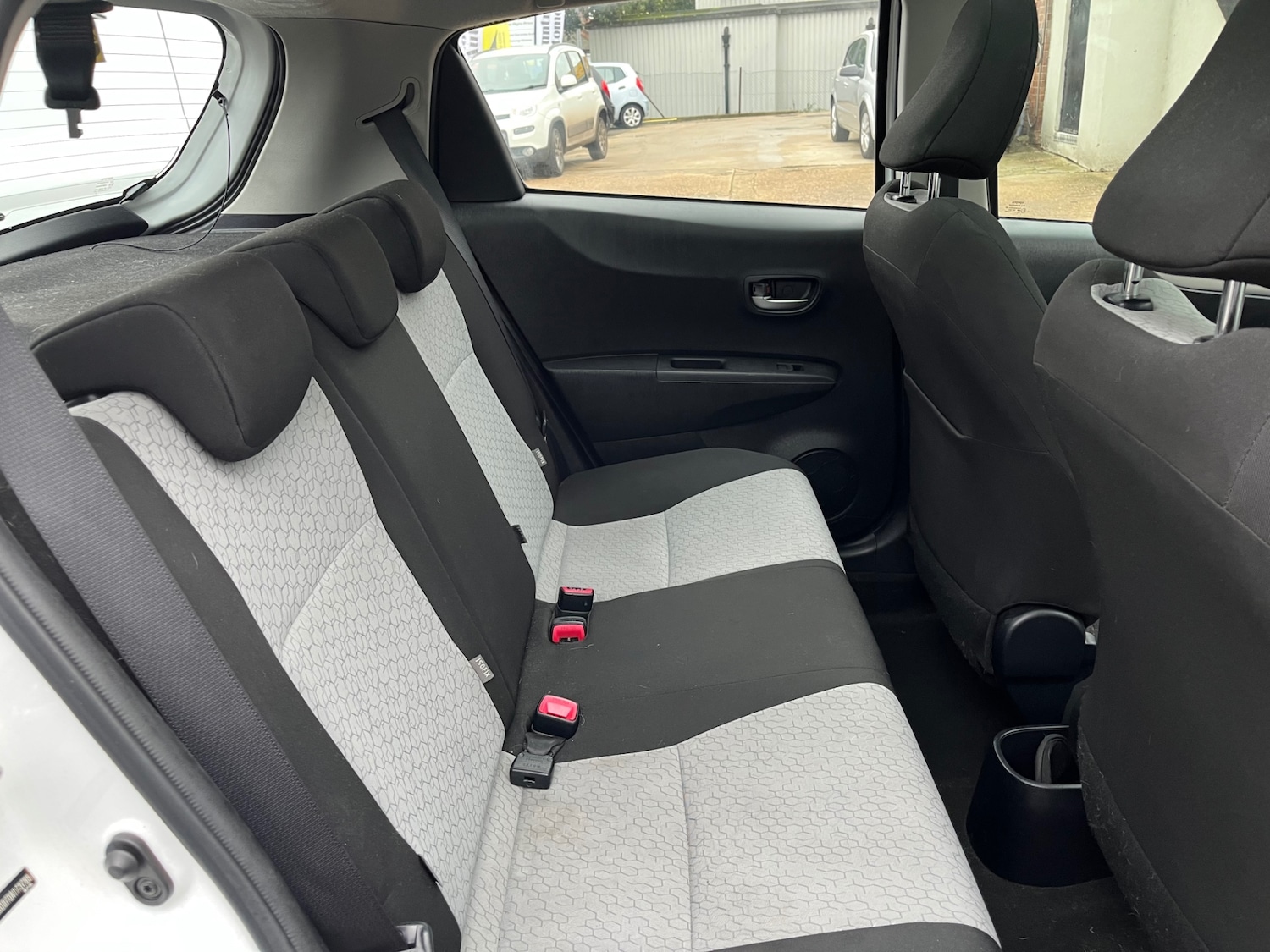 Used Toyota Yaris 2013 for sale - 76589741: Photo 14