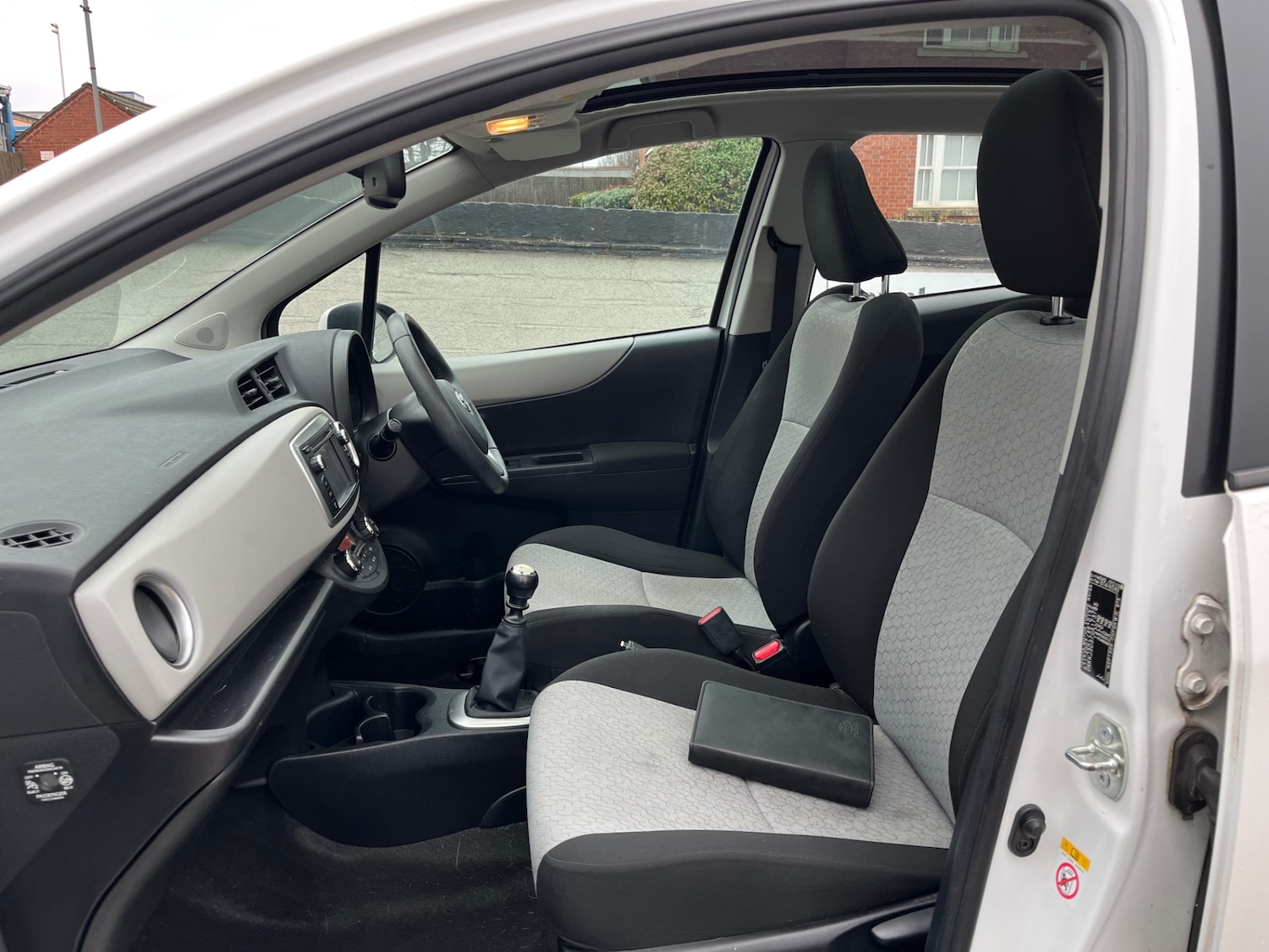 Used Toyota Yaris 2013 for sale - 76589741: Photo 20