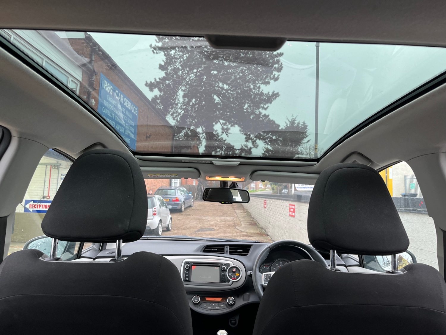 Used Toyota Yaris 2013 for sale - 76589741: Photo 21