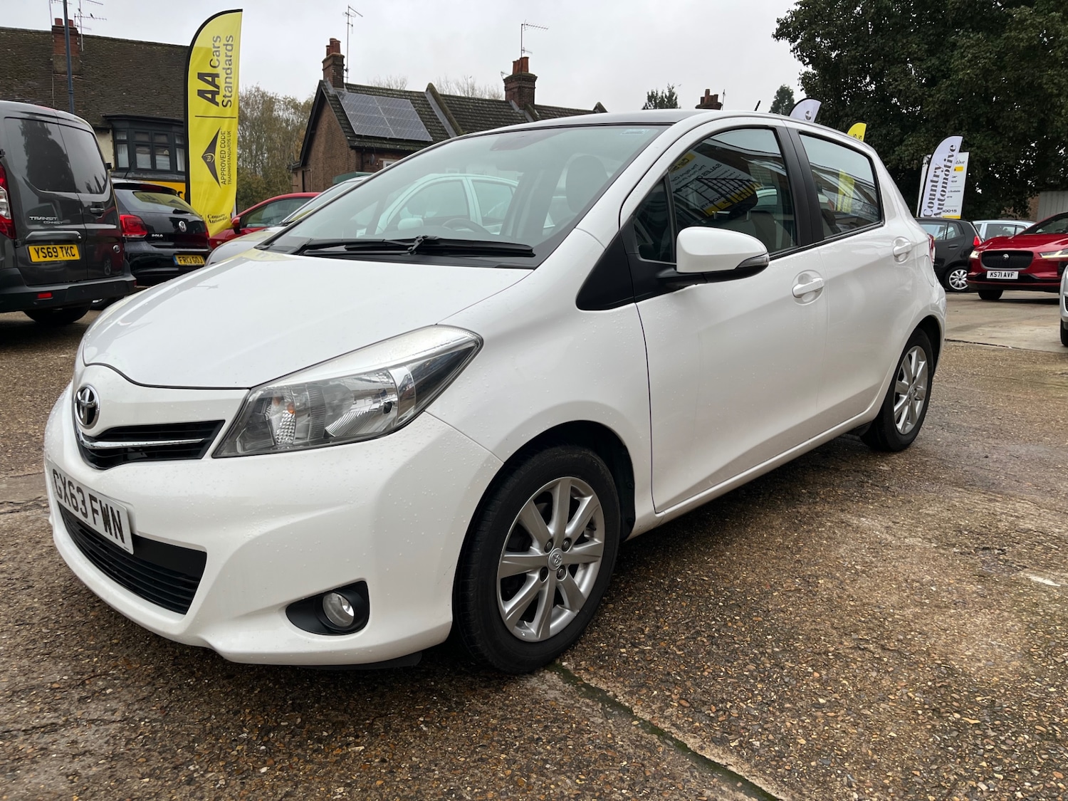 Used Toyota Yaris 2013 for sale - 76589741: Photo 3