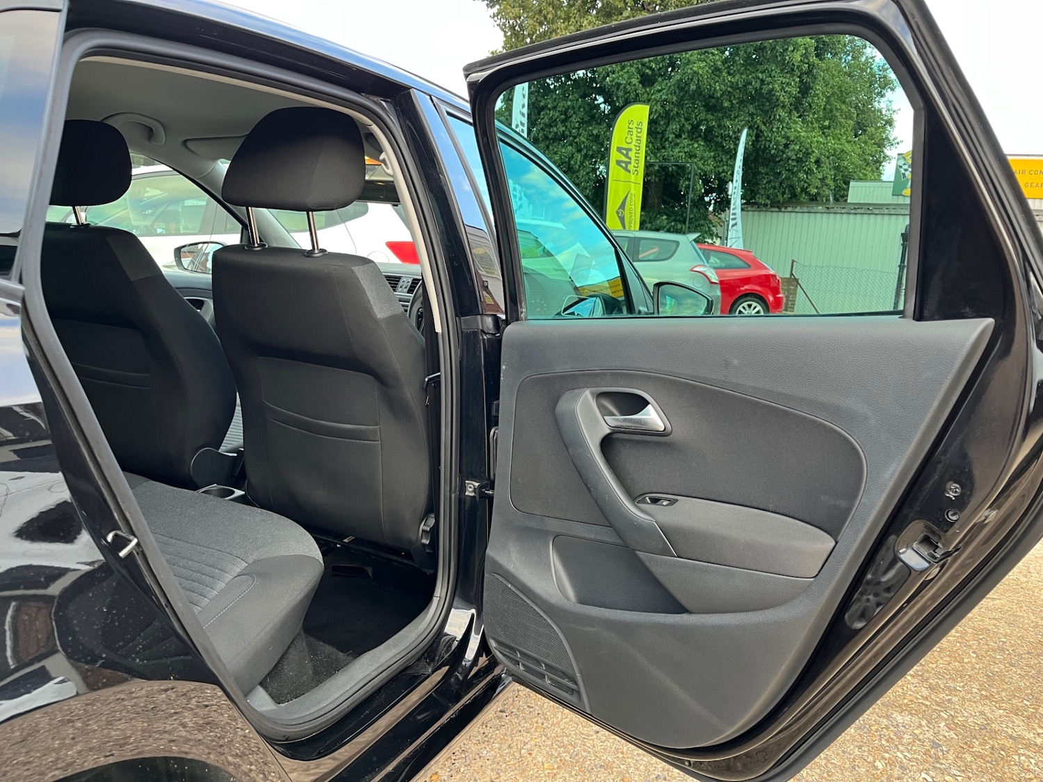 Used Volkswagen Polo 2013 for sale - 76385173: Photo 17